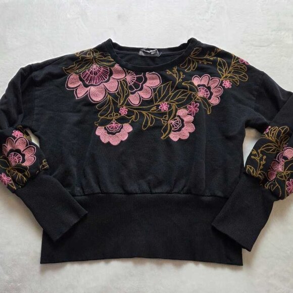 Anthropologie Tops - L By Anthropologie embroidered floral sweatshirt sweater in black